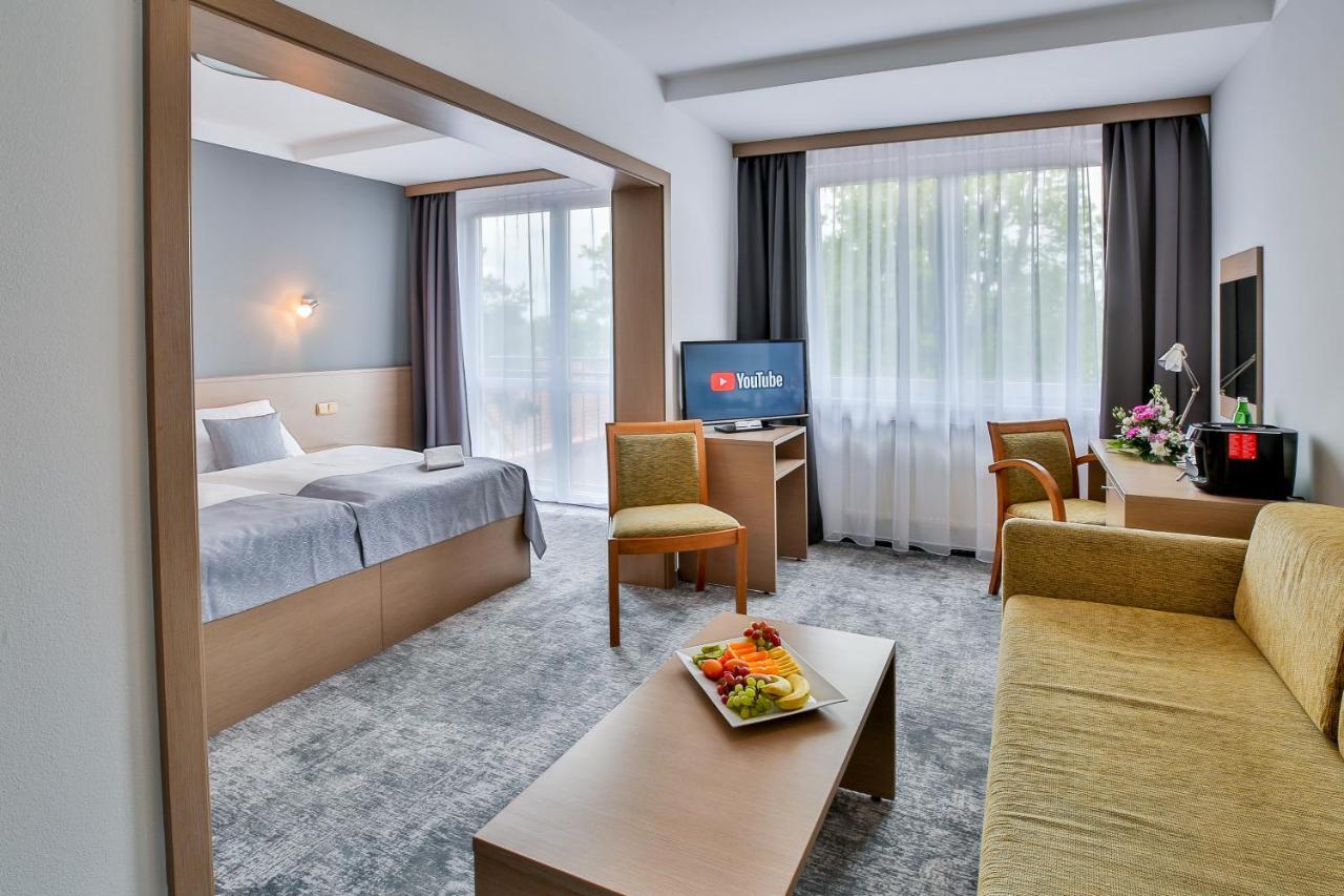 Lh Parkhotel Hluboka Nad Vltavou Congress & Wellness Dış mekan fotoğraf