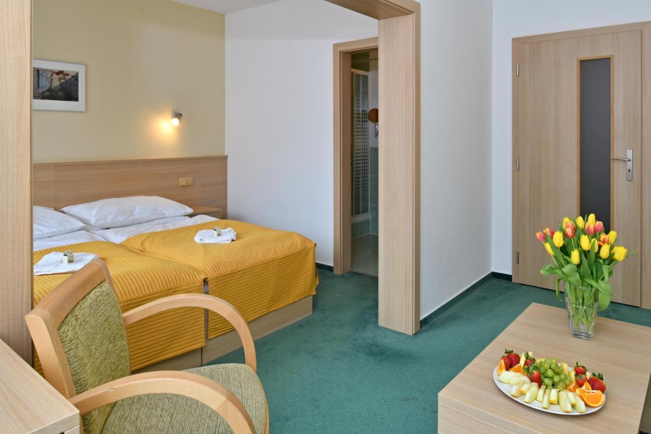 Lh Parkhotel Hluboka Nad Vltavou Congress & Wellness Dış mekan fotoğraf